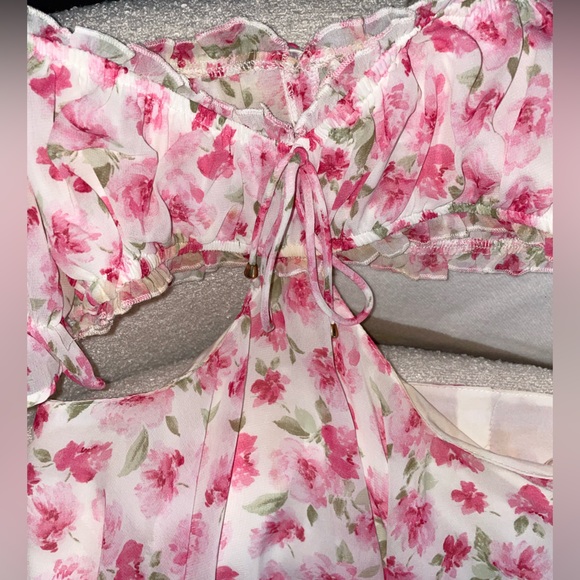 White Pink Floral Off Shoulder Romper - Picture 9 of 13